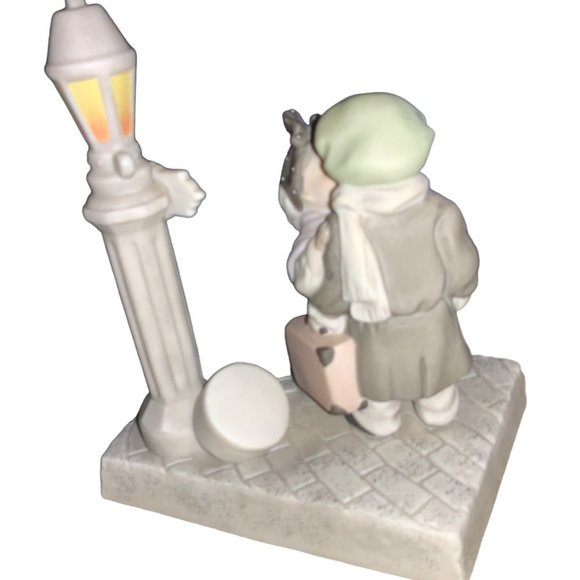 Enesco Bisque 1997 "We've Only Just Begun" Limited Edition Figurine 296058 - Picture 4 of 11